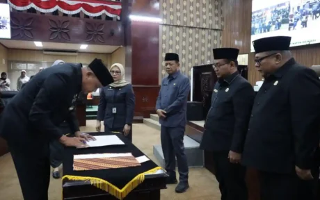 Tri-Adhianto12