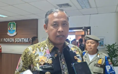 BAHASA-INGGRIS-Wali-Kota-Bekasi-Tri-Adhianto